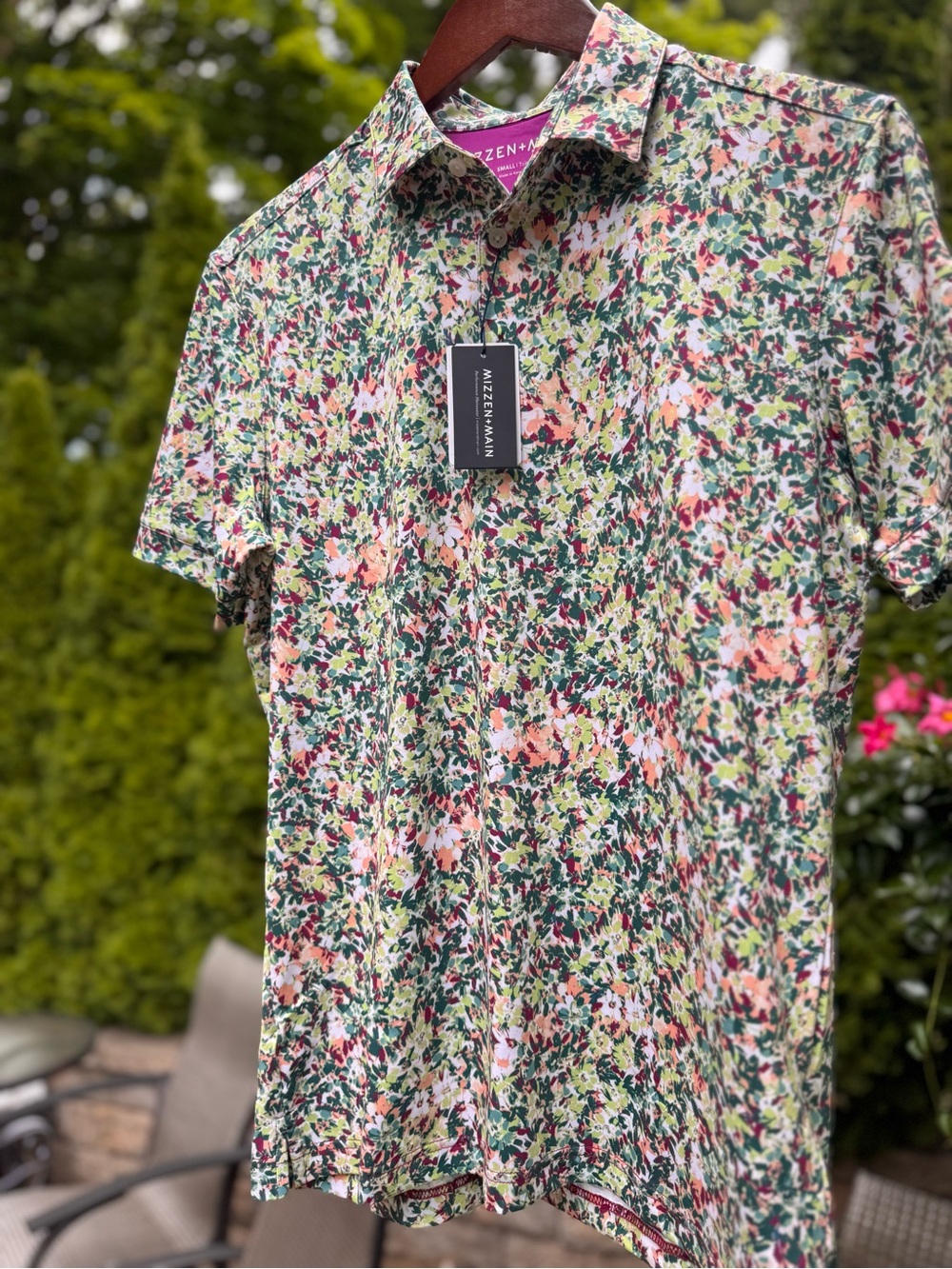NWT Mizzen+Main Golf Polo with White, Bright Green and Multicolor Accents. UPF